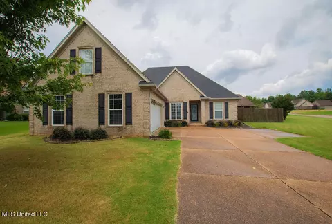 717 Mossy Oak Cv, Hernando, MS 38632