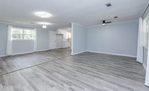 Living - 3079 Bienville Dr, Jackson, MS 39212 photo 3 of 4