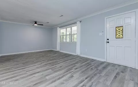 Living - 3079 Bienville Dr, Jackson, MS 39212 photo 1 of 4