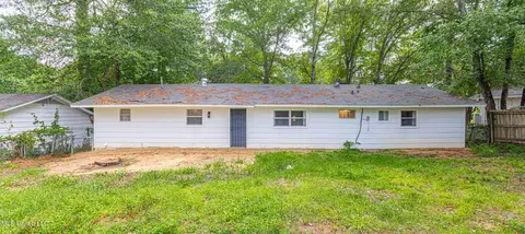 Exterior - 3079 Bienville Dr, Jackson, MS 39212 photo 3 of 4