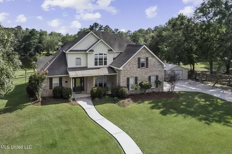 9005 Twin Oaks Ct, Picayune, MS 39466