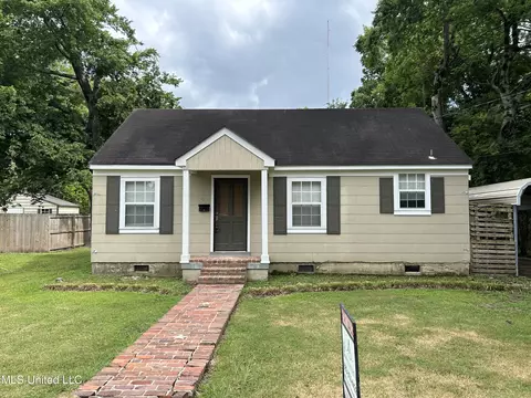 303 10th Ave, Greenwood, MS 38930