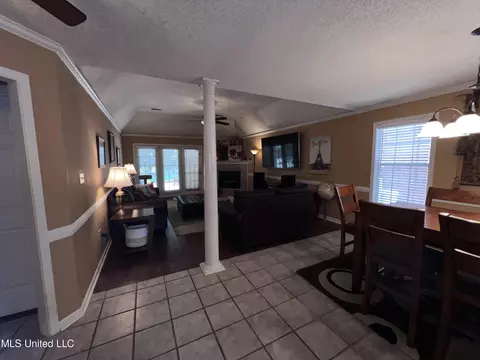 Entry Way - 6351 Cheyenne Dr, Olive Branch, MS 38654 photo 1 of 1