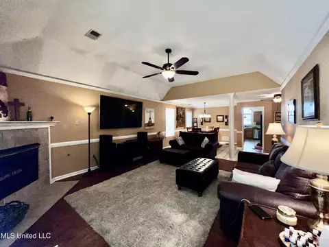 Living - 6351 Cheyenne Dr, Olive Branch, MS 38654 photo 1 of 1