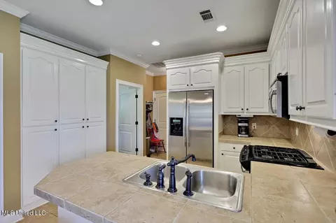 1004 Hampton Way, Florence, MS 39073 photo 11