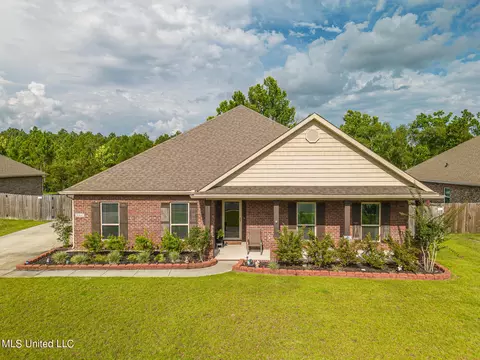 8466 Rock Glen Rd, Biloxi, MS 39532