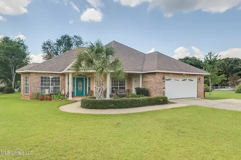 11239 Jason Dr, Pass Christian, MS 39571
