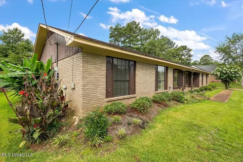 5227 Forest Hill Rd, Byram, MS 39272 photo 2