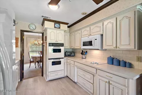 5227 Forest Hill Rd, Byram, MS 39272 photo 16
