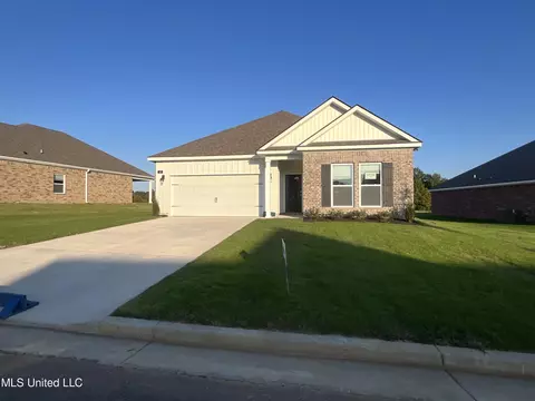 42 Ozark Dr, Byhalia, MS 38611