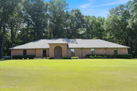 8585 Hwy 301 N, Lake Cormorant, MS 38641