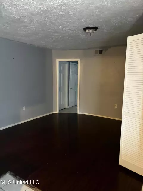 2732 Woodside Dr, Jackson, MS 39204 photo 3