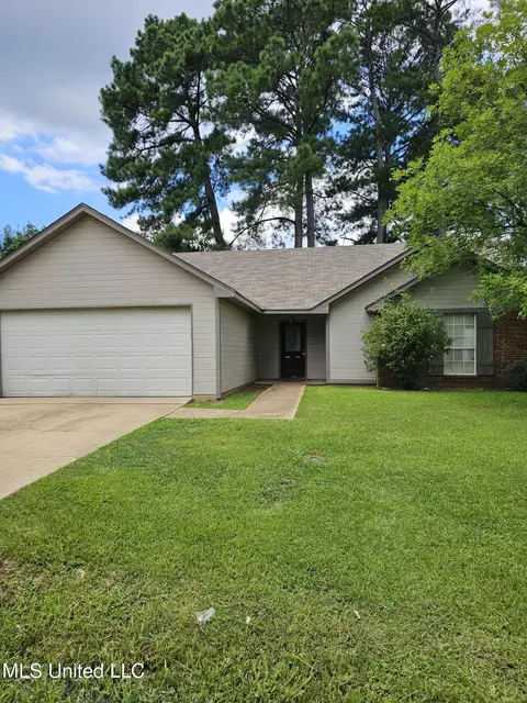 449 Riverbend Dr, Byram, MS 39272