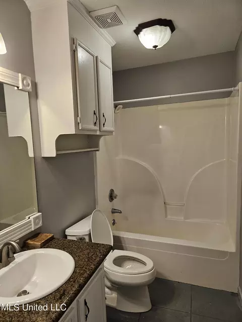 Bath - 449 Riverbend Dr, Byram, MS 39272 photo 2 of 2