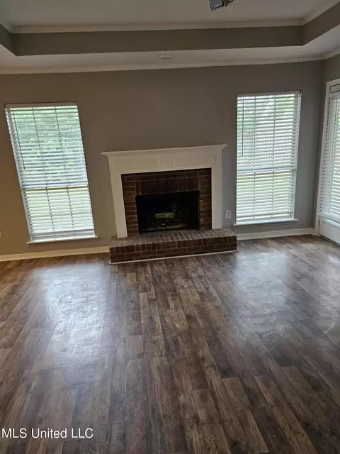 Living - 449 Riverbend Dr, Byram, MS 39272 photo 1 of 2