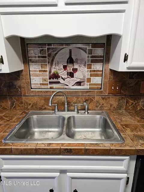 Kitchen - 449 Riverbend Dr, Byram, MS 39272 photo 2 of 2