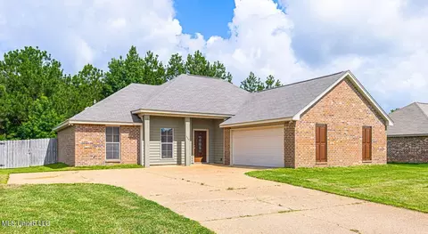 484 Parker Dr, Byram, MS 39272