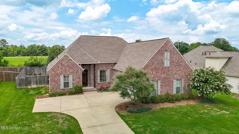 136 Sweetbriar Cir, Canton, MS 39046