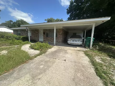 2013 Collins Blvd, Gulfport, MS 39507