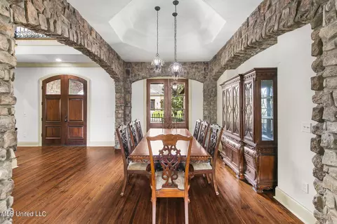 Dining - 504 Jasper Cir, Flowood, MS 39232 photo 2 of 4