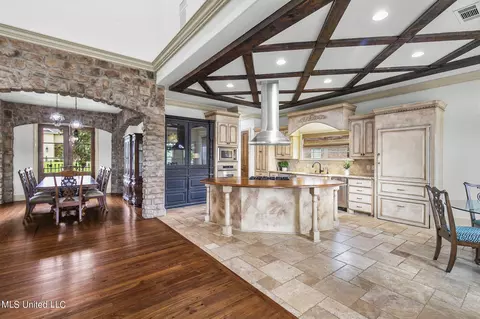 Kitchen - 504 Jasper Cir, Flowood, MS 39232 photo 2 of 7