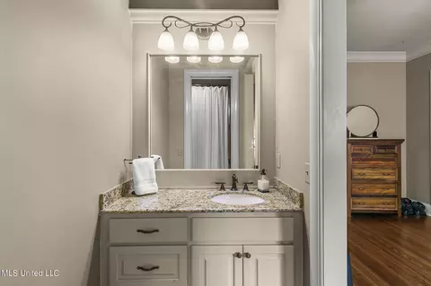 Bath - 504 Jasper Cir, Flowood, MS 39232 photo 7 of 12