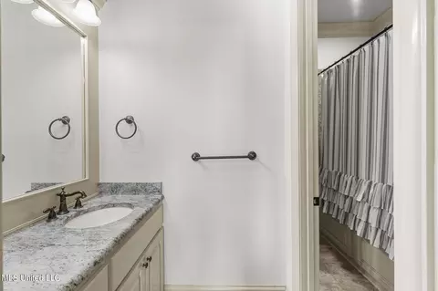 Bath - 504 Jasper Cir, Flowood, MS 39232 photo 10 of 12