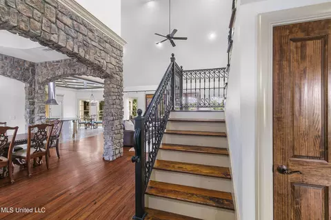 Entry Way - 504 Jasper Cir, Flowood, MS 39232 photo 7 of 12