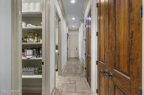 Entry Way - 504 Jasper Cir, Flowood, MS 39232 photo 4 of 12