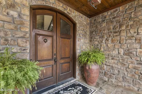 Entry Way - 504 Jasper Cir, Flowood, MS 39232 photo 1 of 12