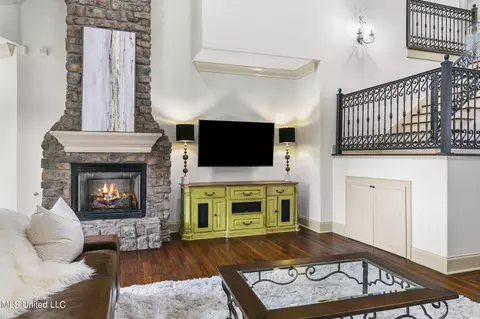 Living - 504 Jasper Cir, Flowood, MS 39232 photo 1 of 5