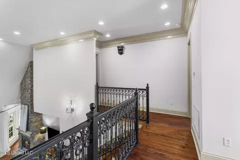 Entry Way - 504 Jasper Cir, Flowood, MS 39232 photo 8 of 12