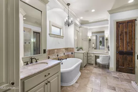 Bath - 504 Jasper Cir, Flowood, MS 39232 photo 1 of 12