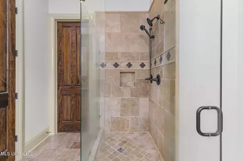 Bath - 504 Jasper Cir, Flowood, MS 39232 photo 4 of 12