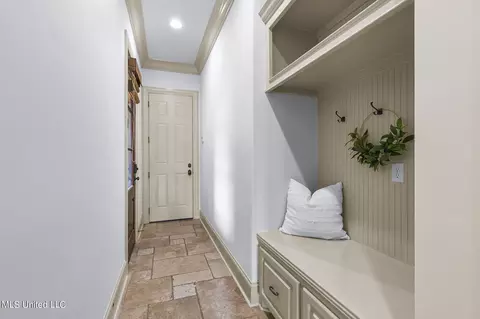 Entry Way - 504 Jasper Cir, Flowood, MS 39232 photo 5 of 12