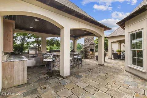 Exterior - 504 Jasper Cir, Flowood, MS 39232 photo 7 of 16