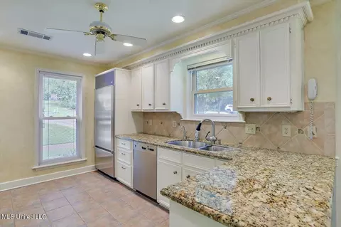 161 Hanover Dr, Brandon, MS 39047 photo 12