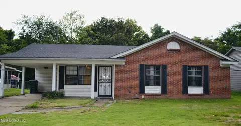 8469 Charleston Dr, Southaven, MS 38671