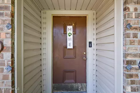 Entry Way - 1540 Westbrook Rd, Jackson, MS 39211 photo 1 of 3