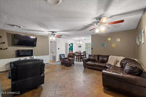 Living - 1540 Westbrook Rd, Jackson, MS 39211 photo 1 of 1