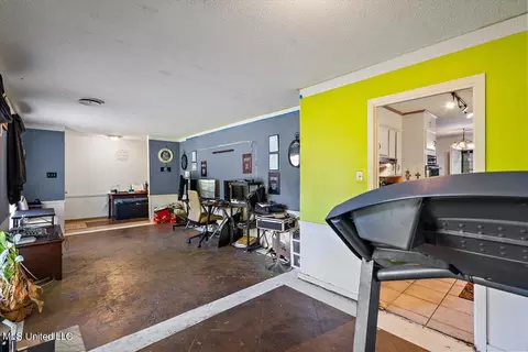 Entry Way - 1540 Westbrook Rd, Jackson, MS 39211 photo 2 of 3
