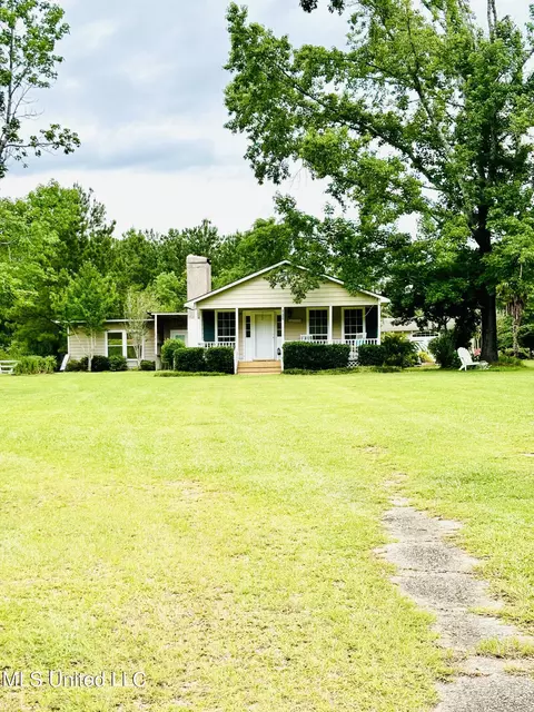 21260 Yankee Town Rd, Saucier, MS 39574