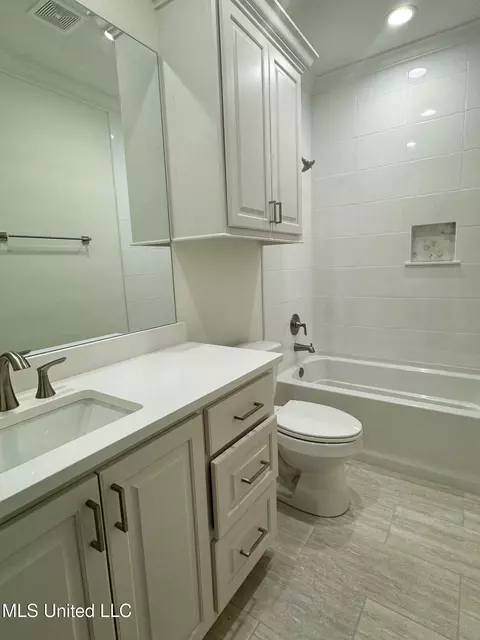 Bath - 108 Grayson Way, Madison, MS 39110 photo 1 of 3