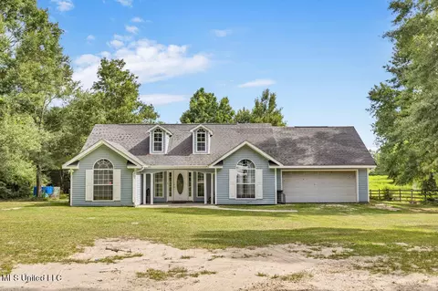 22 Lester Hariel Rd, Perkinston, MS 39573