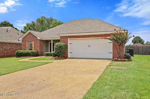 Exterior - 127 Susan Ln, Brandon, MS 39042 photo 3 of 4