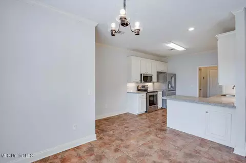 Dining - 127 Susan Ln, Brandon, MS 39042 photo 2 of 2