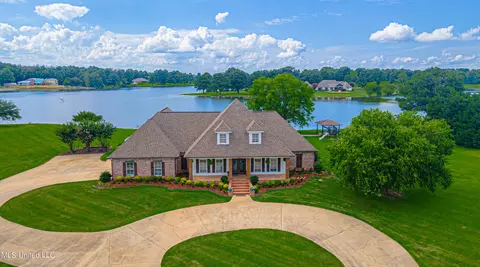 168 Lake Hill Dr, Flora, MS 39071