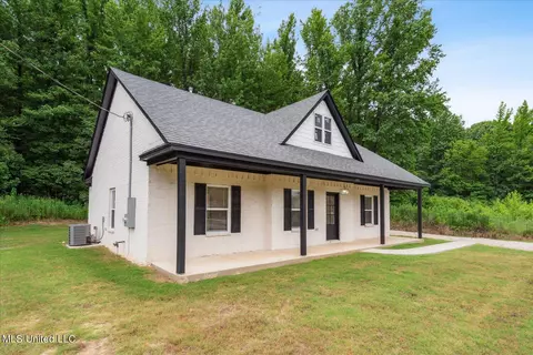 153 Ms Betty Dr, Holly Springs, MS 38635