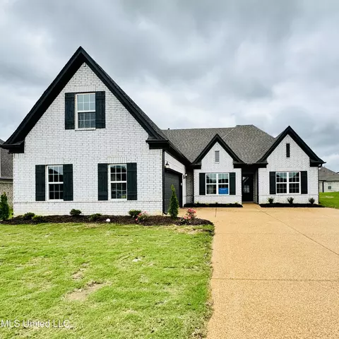 2569 Dela Dr, Southaven, MS 38672