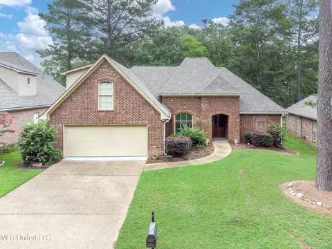 Exterior - 142 Pine Ridge Cir, Brandon, MS 39047 photo 3 of 10